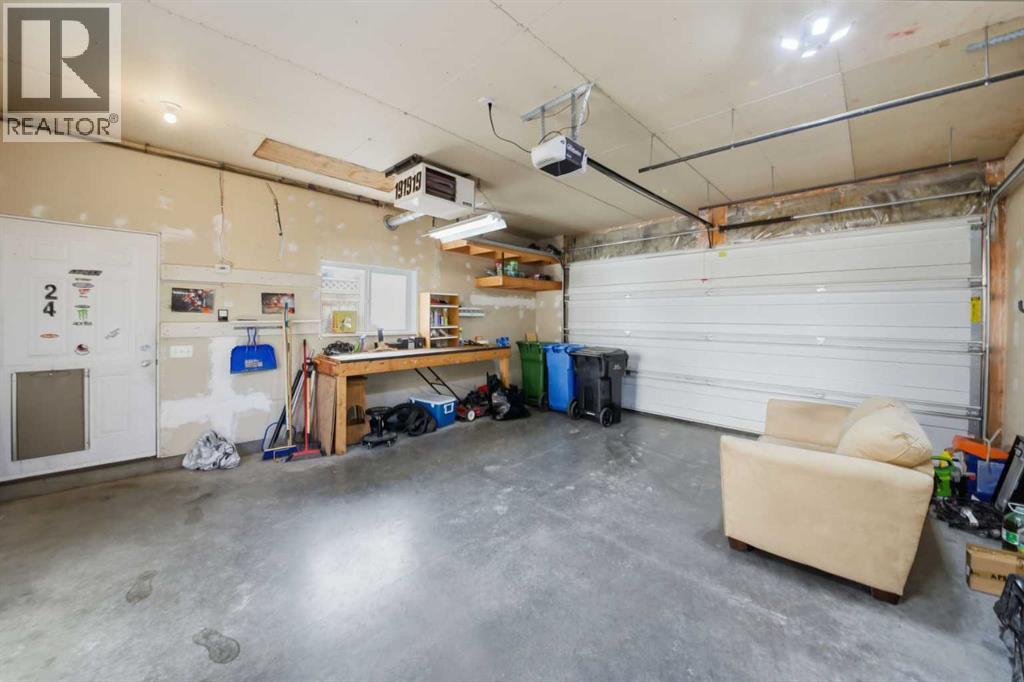 Single Family House for Sale in  Covehaven Court NE Coventry Hills Calgary 