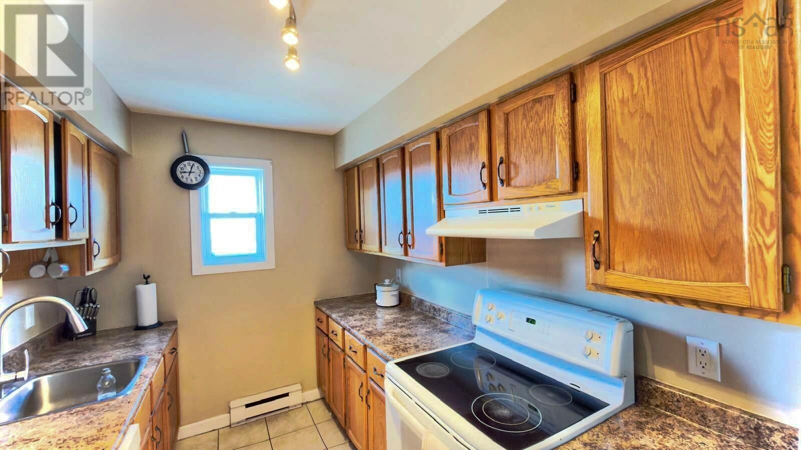 Property 7 of 17 of 201 248 Ross Street