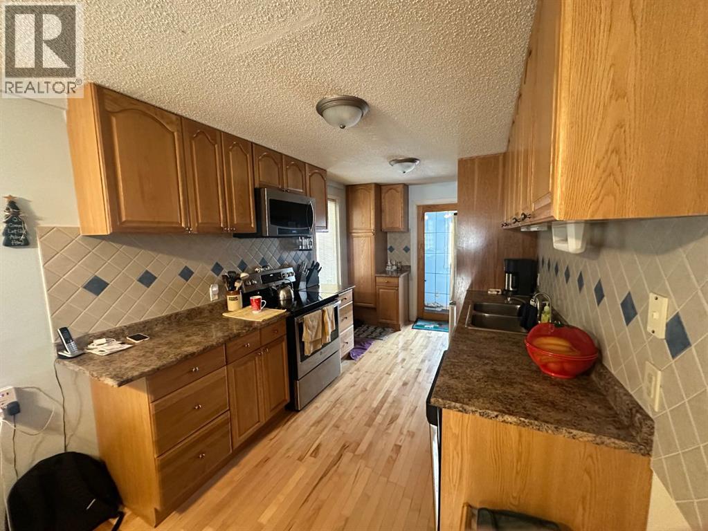 Single Family House for Sale in   Avenue NE Crescent Heights Calgary 