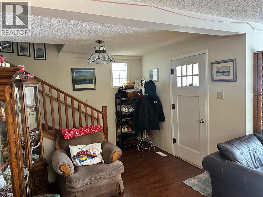 Single Family House for Sale in   Avenue NE Crescent Heights Calgary 