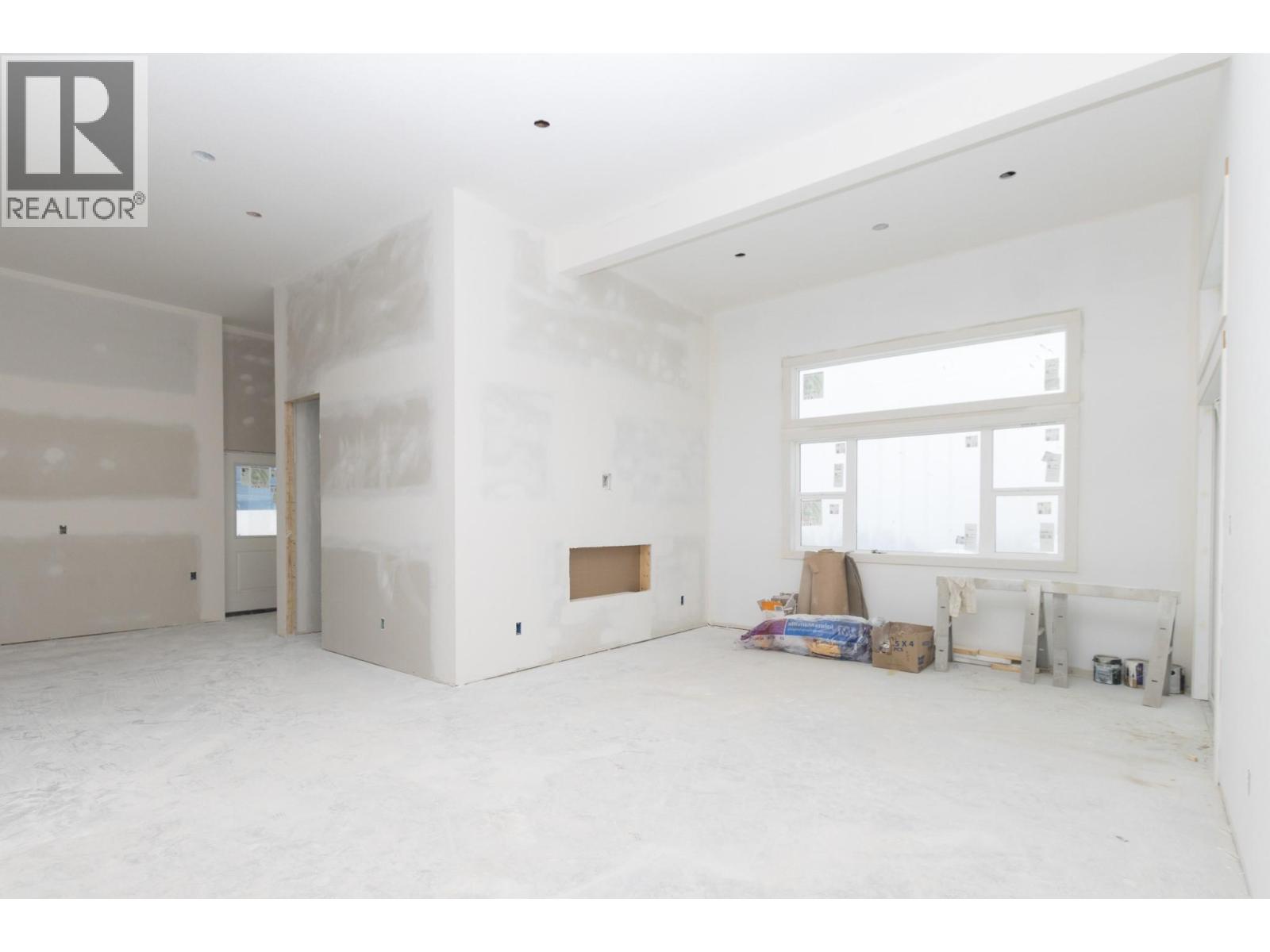 1121 16 Avenue SE, Salmon Arm