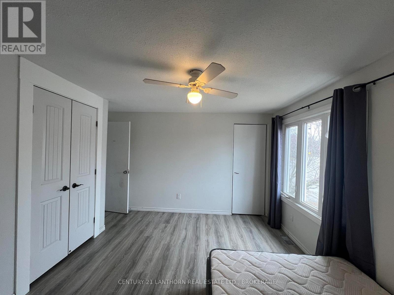 6 WOODSTONE CRESCENT, Kingston (Central City West), Ontario