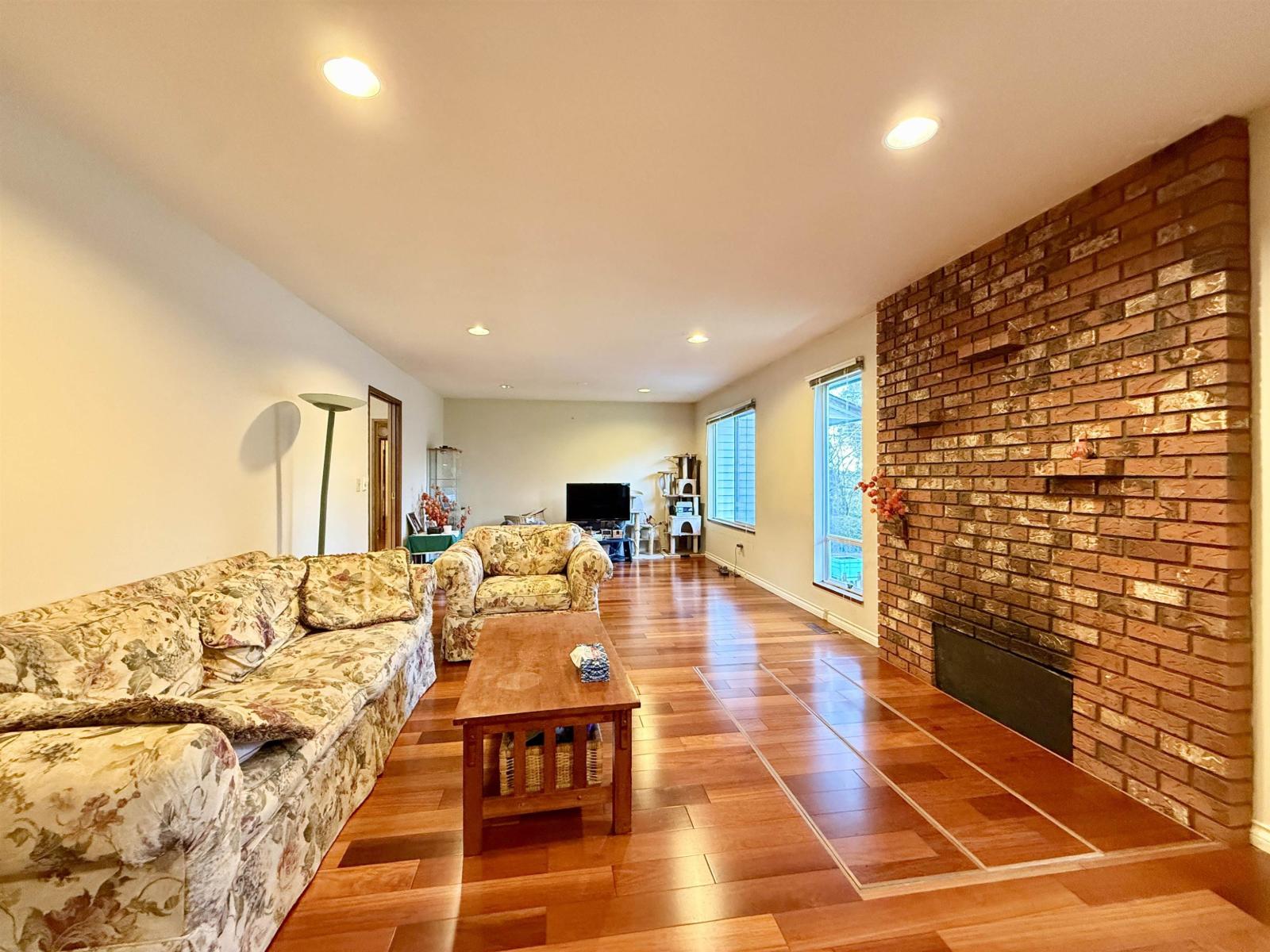 18572 76 Avenue - photo 2