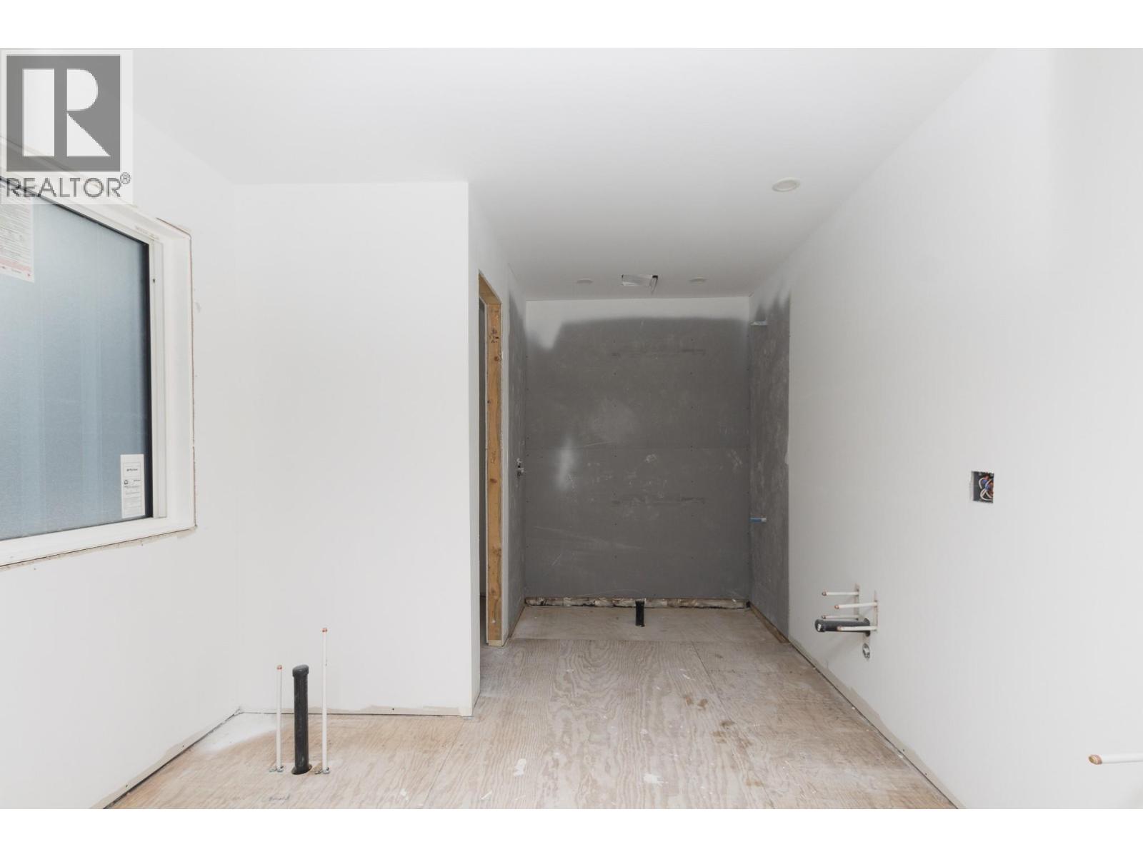 1500 21 Street NE, Salmon Arm