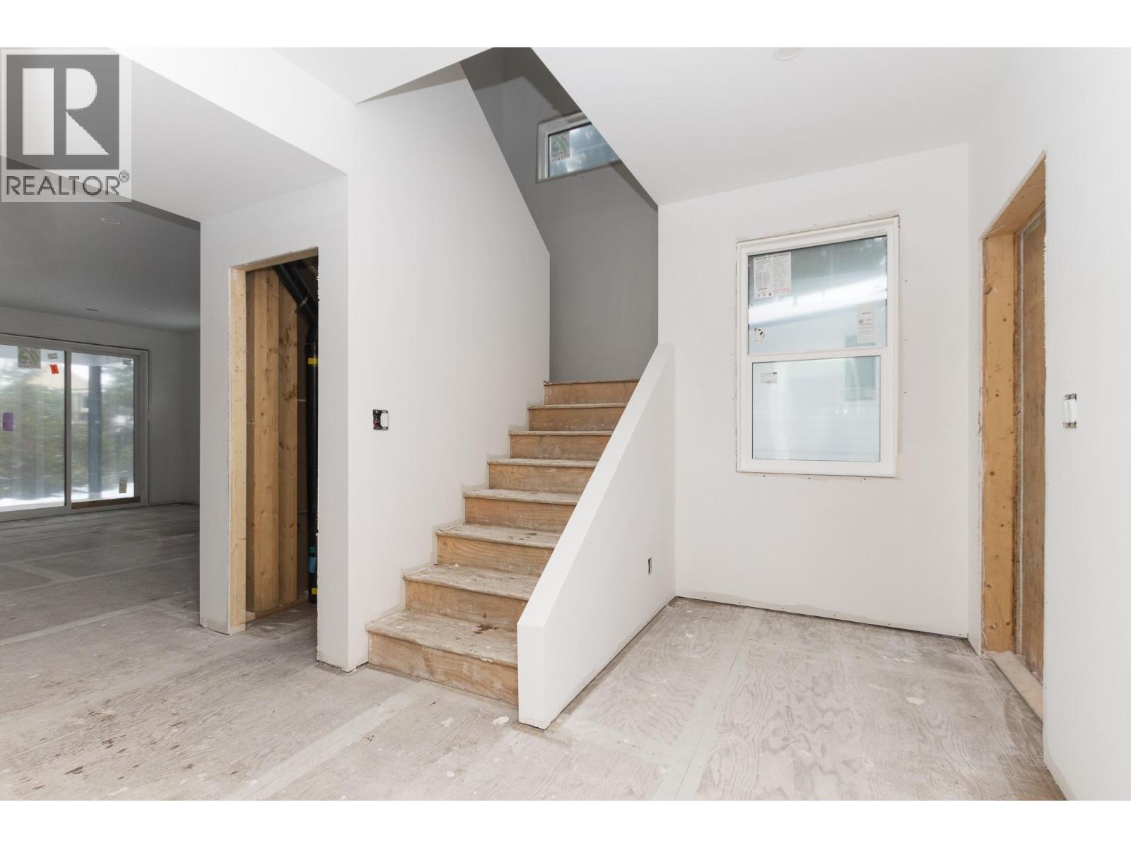 1500 21 Street NE, Salmon Arm