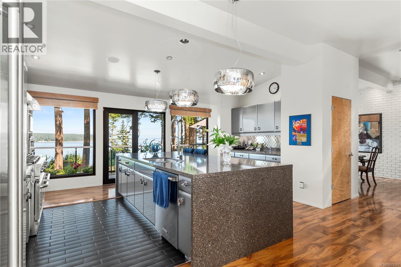 1093 Ash St, Campbell River