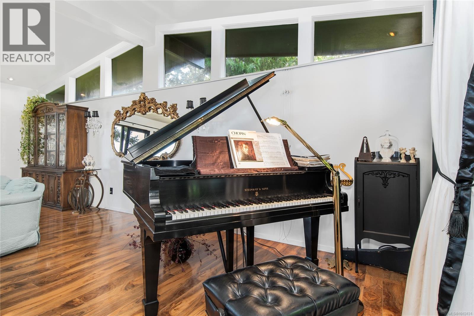 1093 Ash St, Campbell River