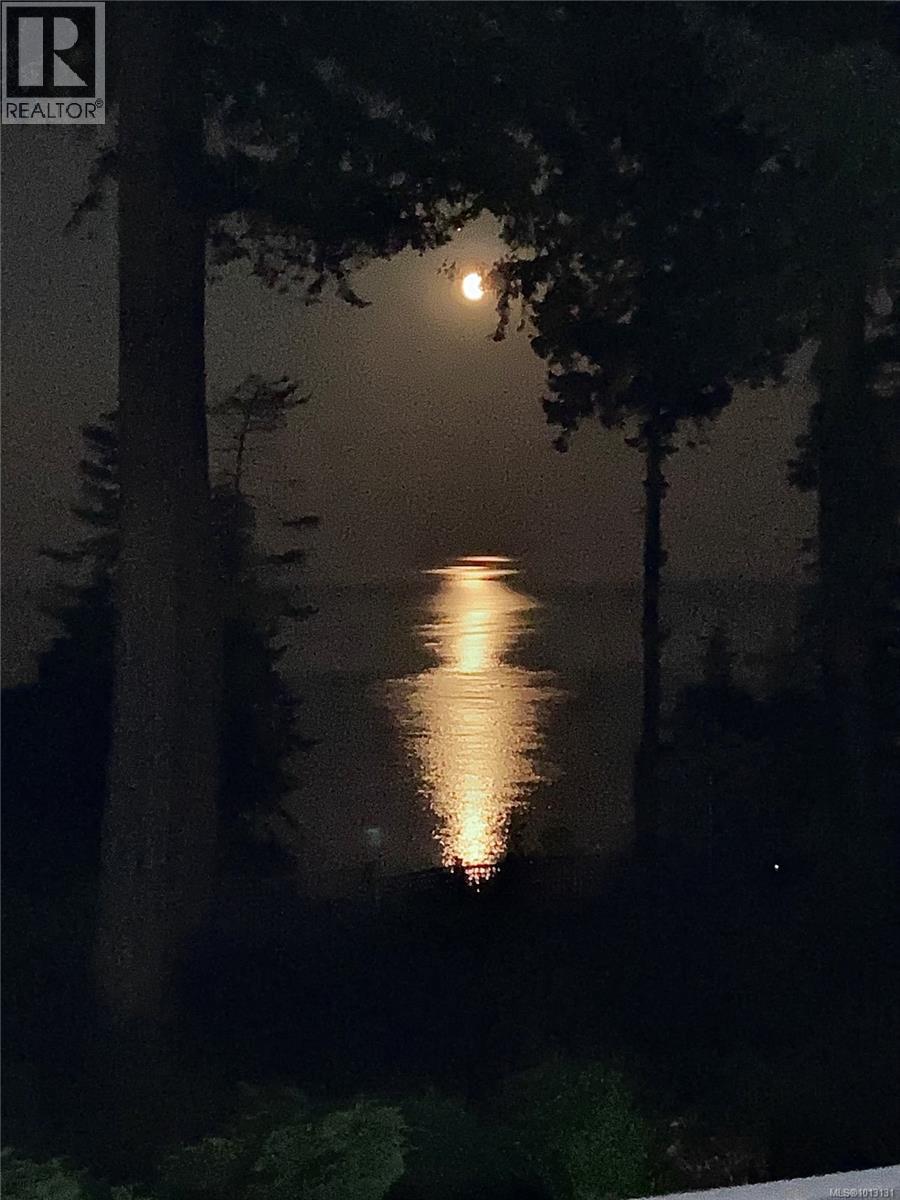 1093 Ash St, Campbell River