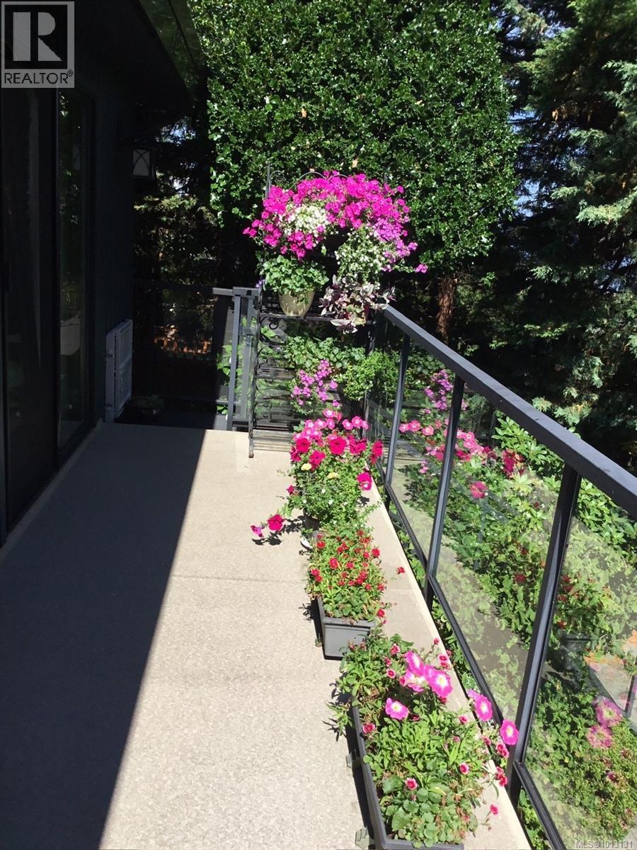 1093 Ash St, Campbell River