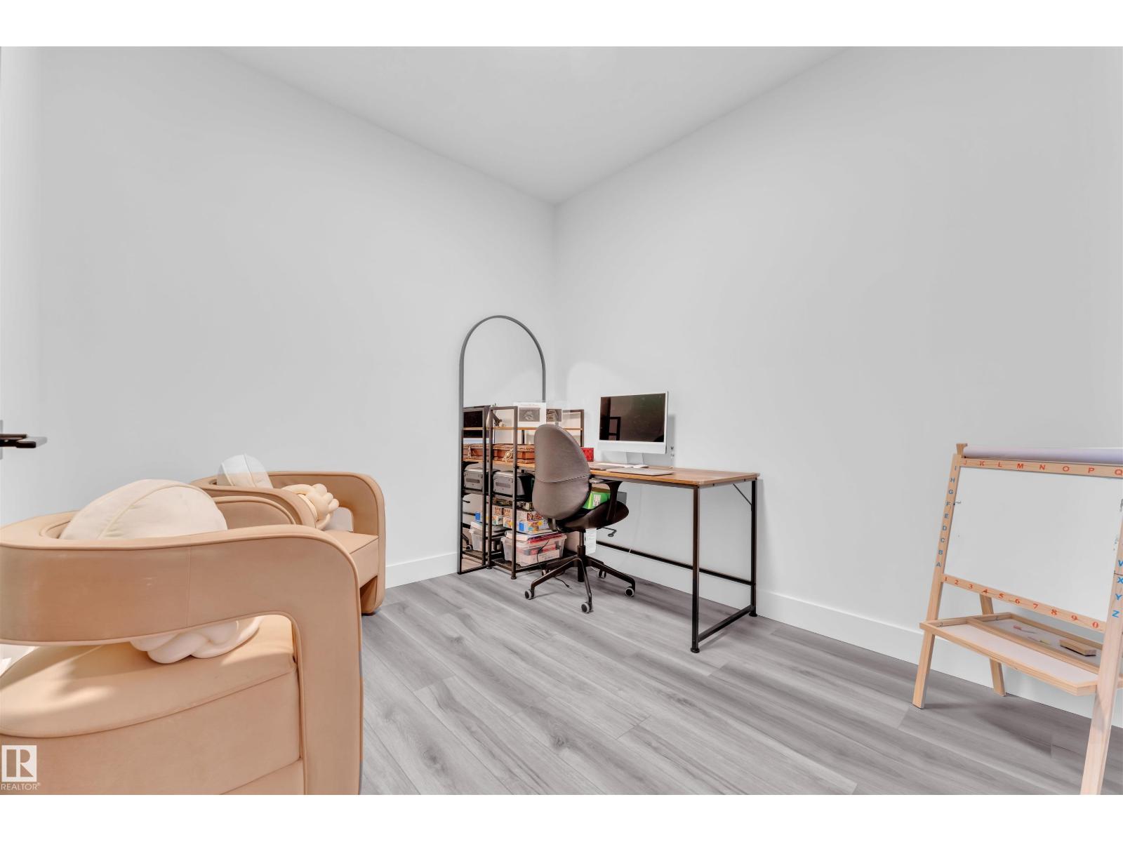 21024 128 AV NW - 4