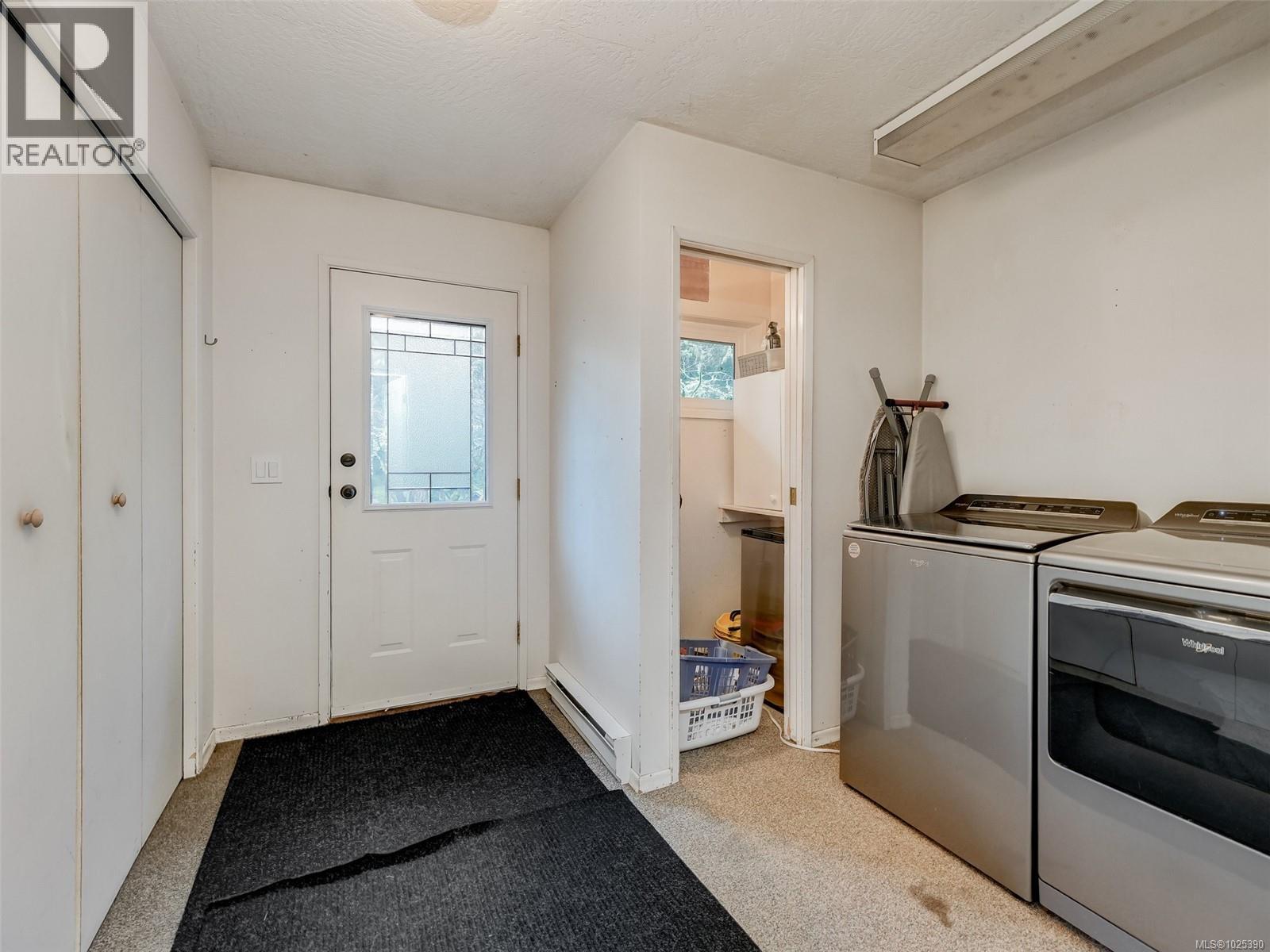 275 Moss Hill Pl, Metchosin