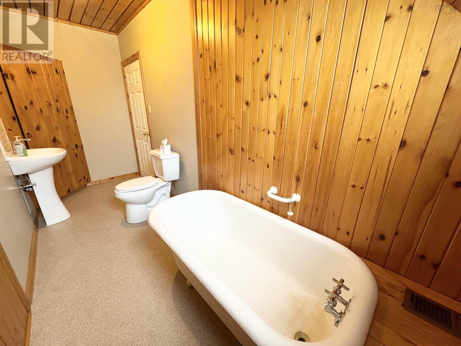 Property 30 of 43 of 5249 East River West Side Road