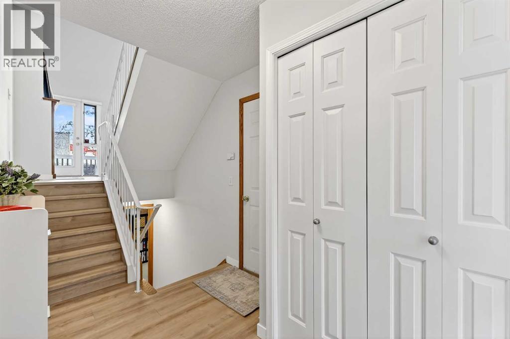 Single Family House 4 Level for Sale in  Glenbrook Villas SW Glenbrook Calgary 