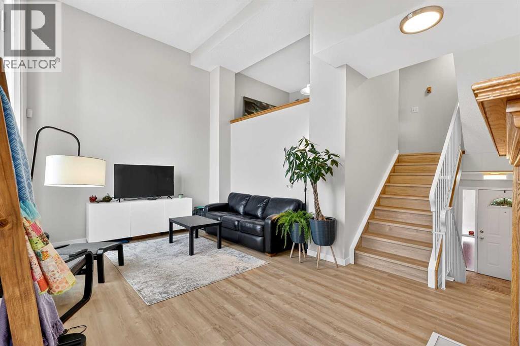 Single Family House 4 Level for Sale in  Glenbrook Villas SW Glenbrook Calgary 