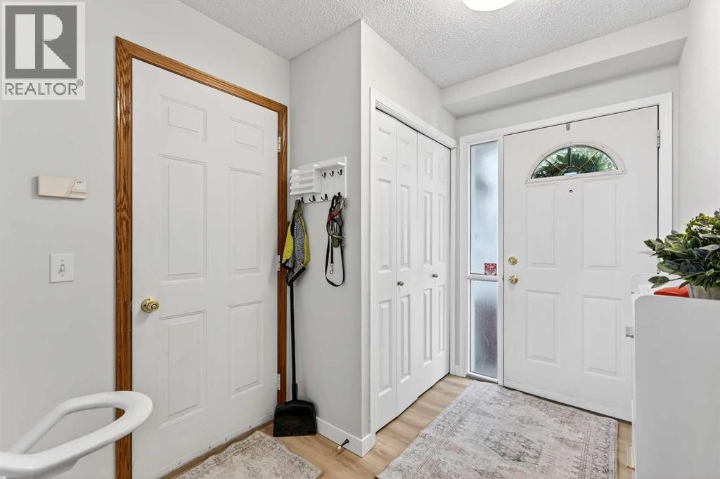 Single Family House 4 Level for Sale in  Glenbrook Villas SW Glenbrook Calgary 