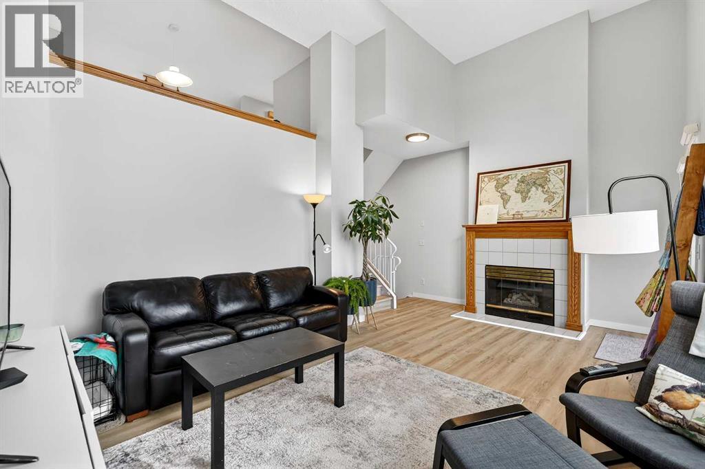 Single Family House 4 Level for Sale in  Glenbrook Villas SW Glenbrook Calgary 