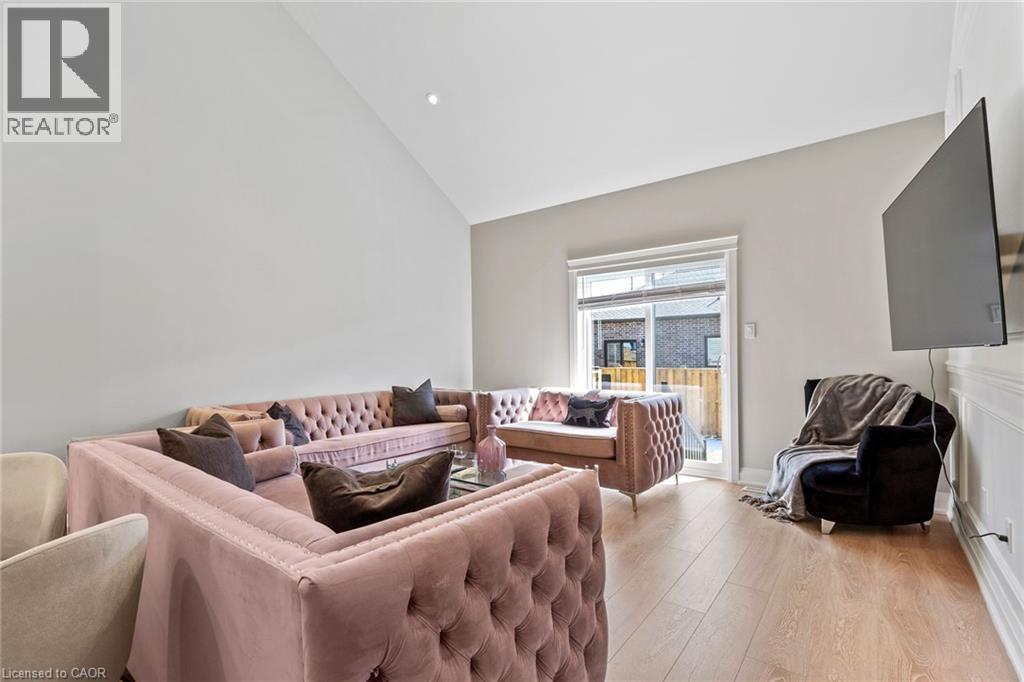 24 TAMARACK Way - 11
