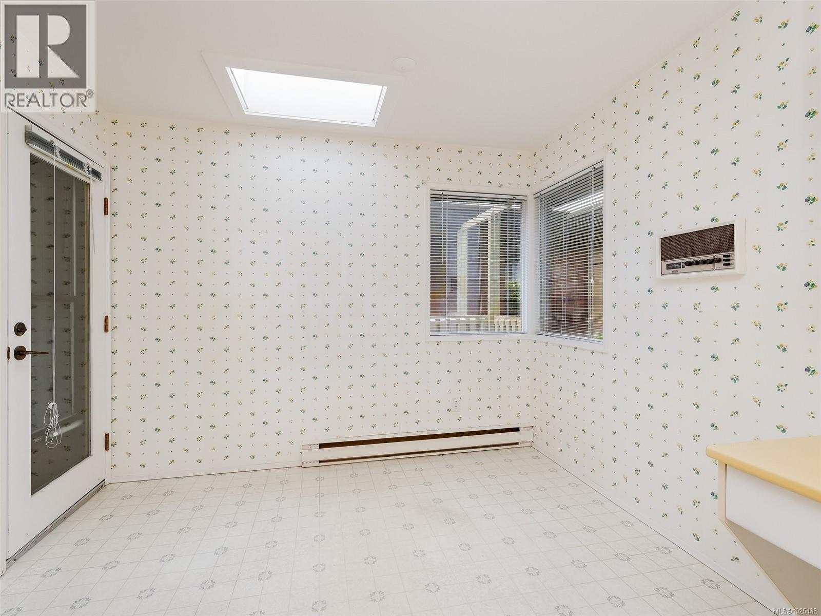 159 2345 Cedar Hill Cross Road, Oak Bay