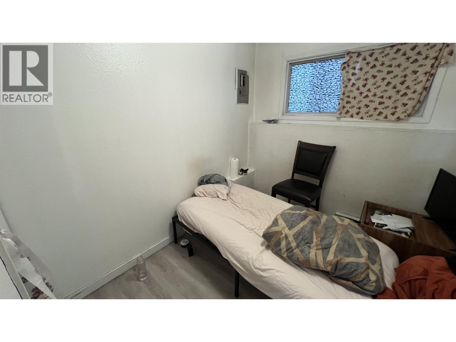 133-135 E 4TH AVENUE - 8