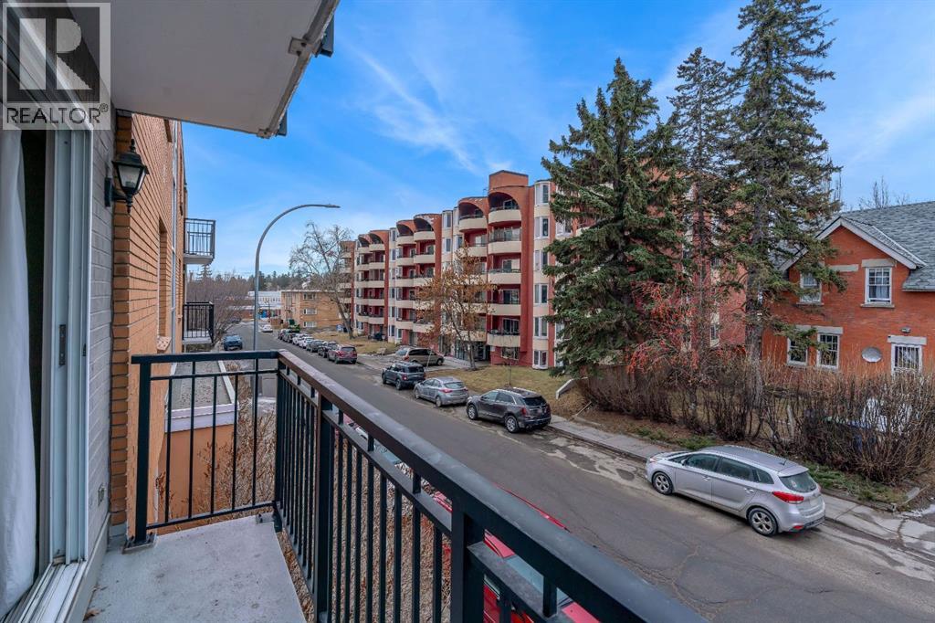 Single Family House for Sale in    Avenue SW Bankview Calgary 