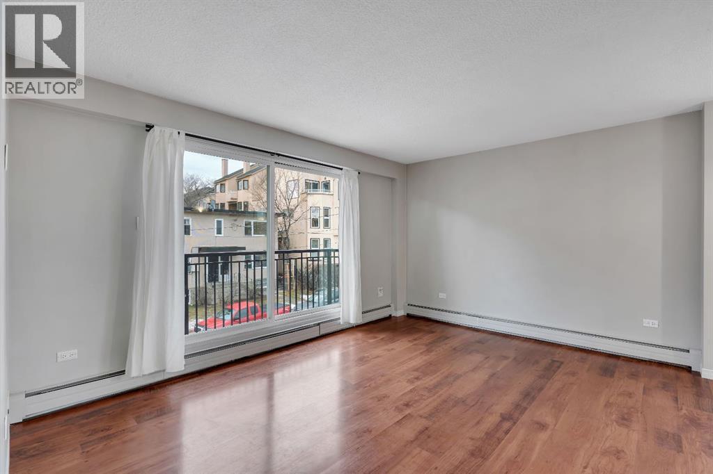 Single Family House for Sale in    Avenue SW Bankview Calgary 