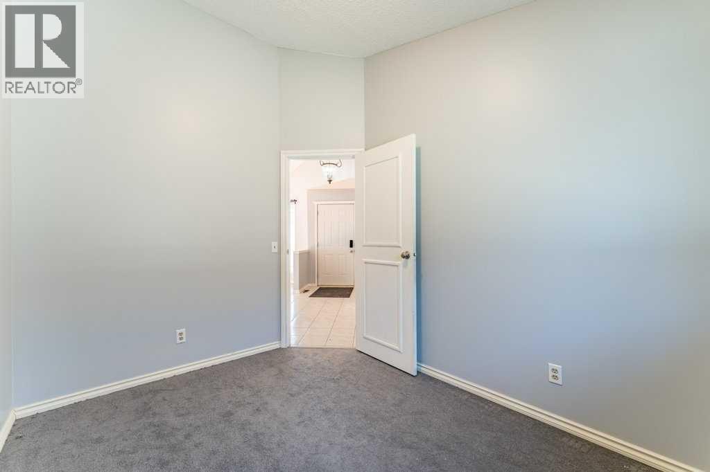 Single Family House Bungalow for Sale in  Douglas Woods Heights SE Douglasdale/Glen Calgary 