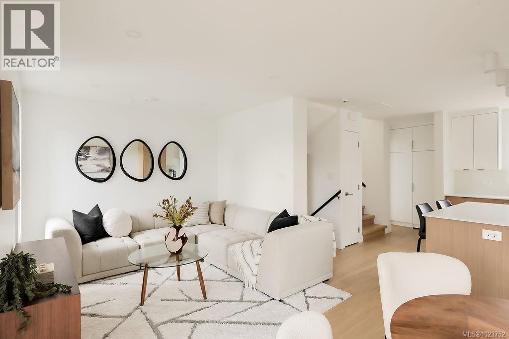 3 2268 Bowker Ave, Oak Bay