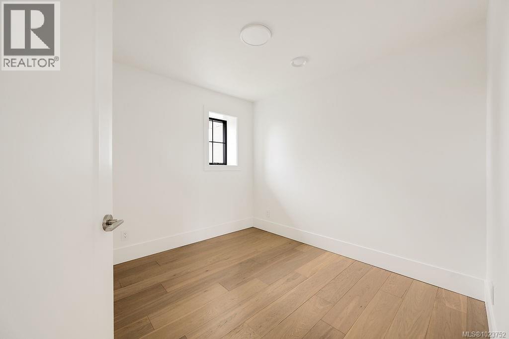 3 2268 Bowker Ave, Oak Bay