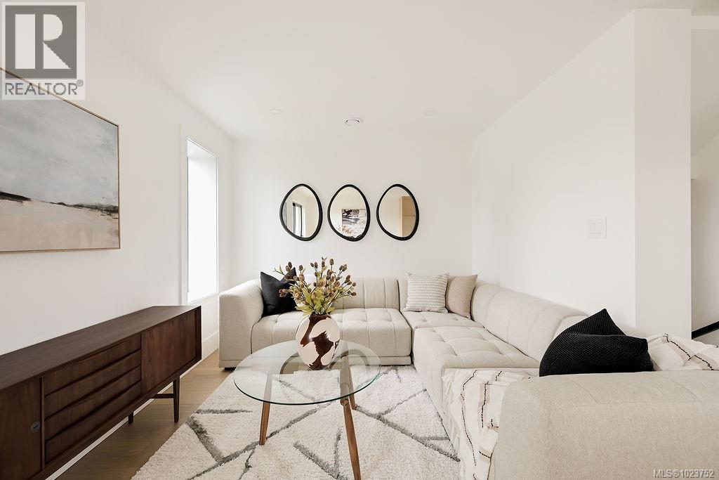 3 2268 Bowker Ave, Oak Bay