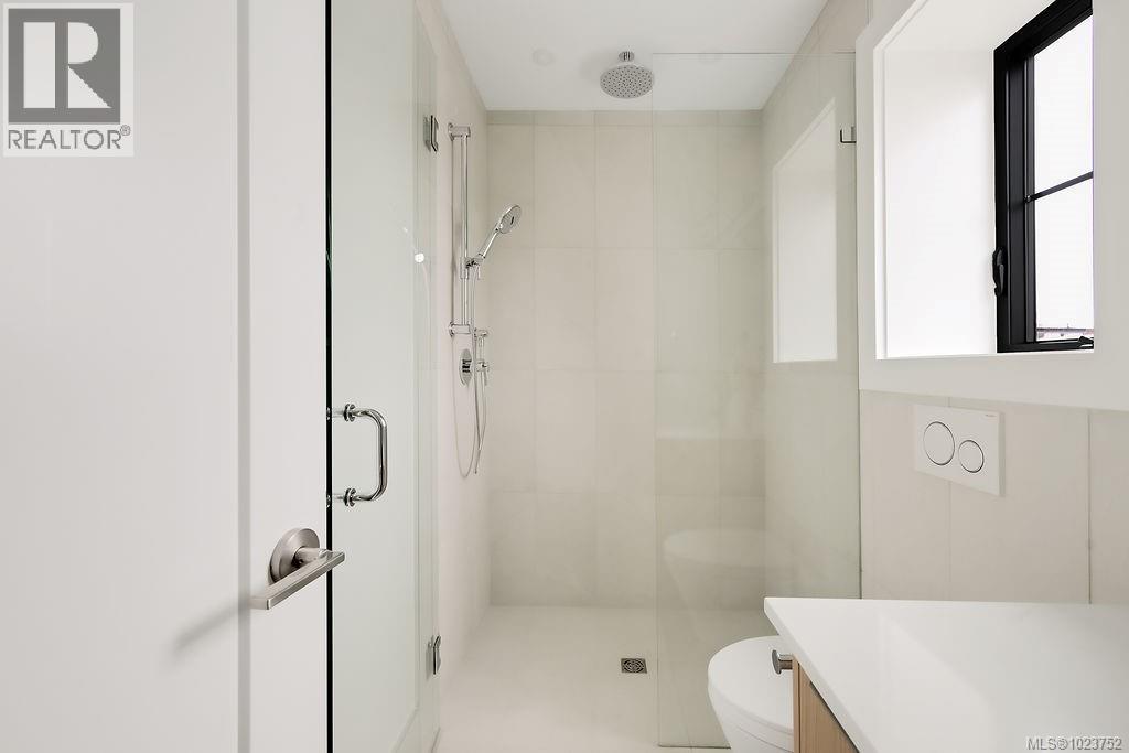 3 2268 Bowker Ave, Oak Bay