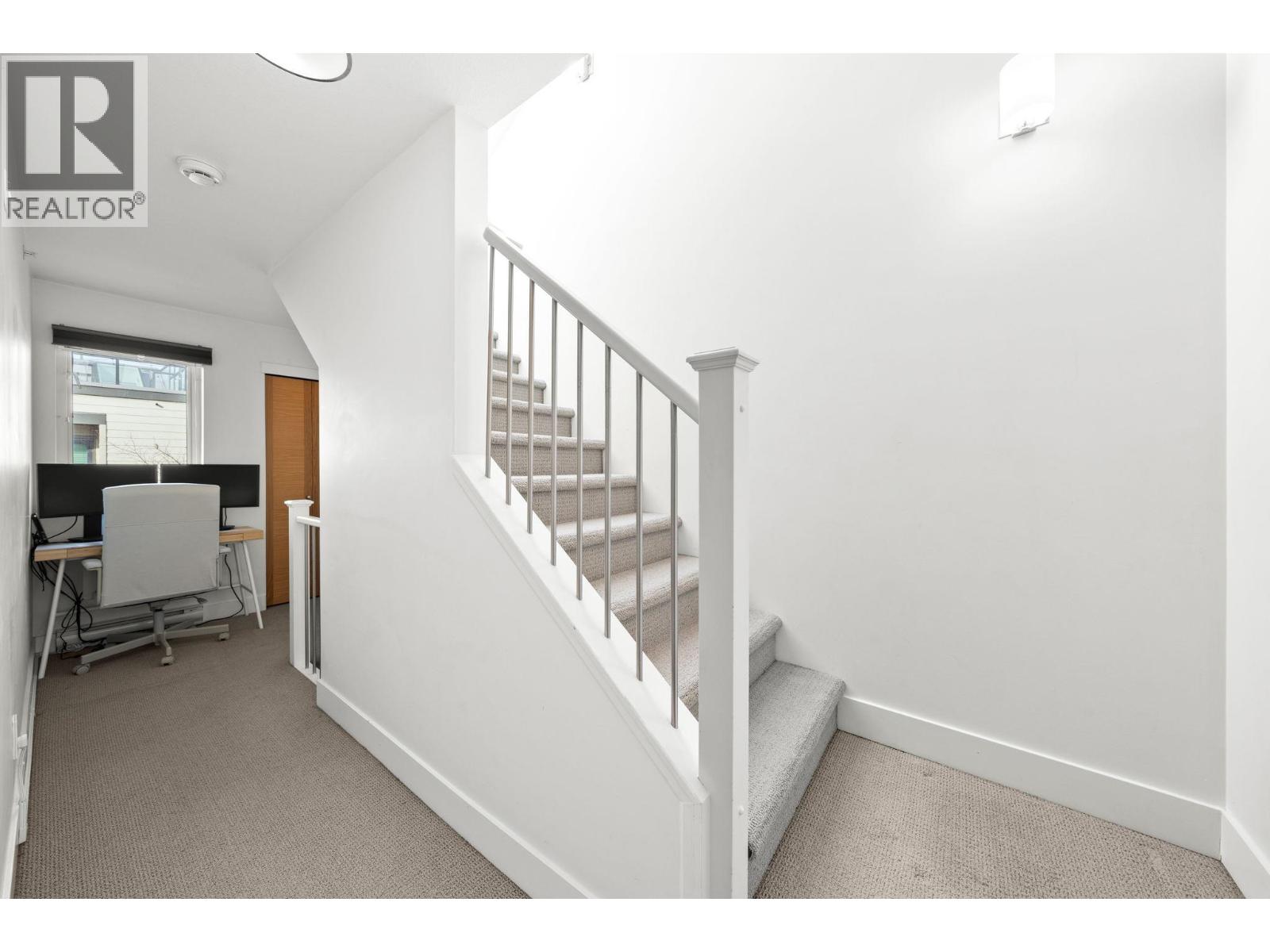 28 230 SALTER STREET, New Westminster