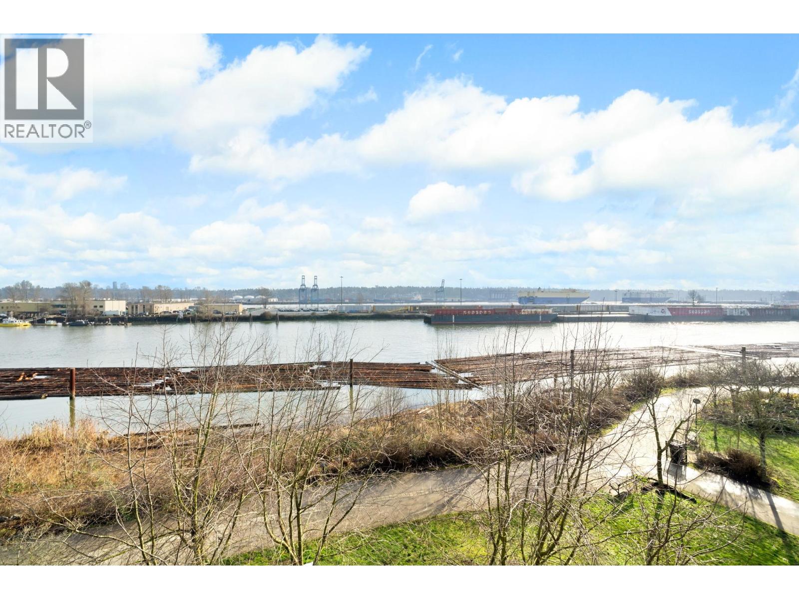 28 230 SALTER STREET, New Westminster