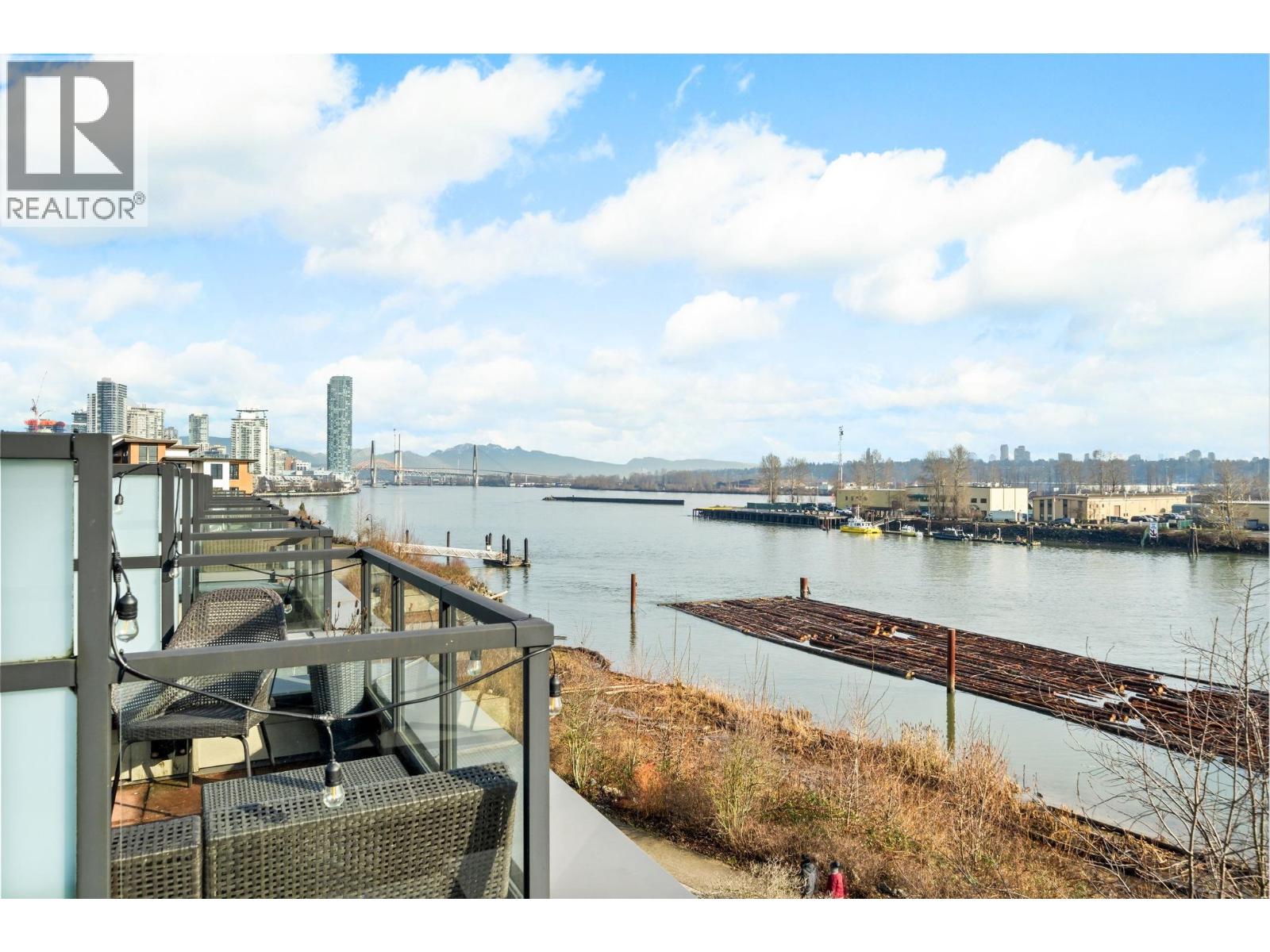 28 230 SALTER STREET, New Westminster