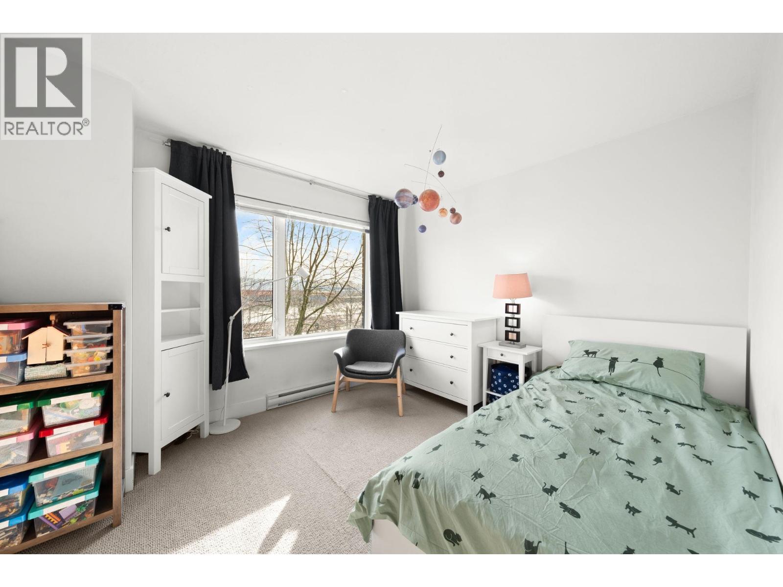 28 230 SALTER STREET, New Westminster