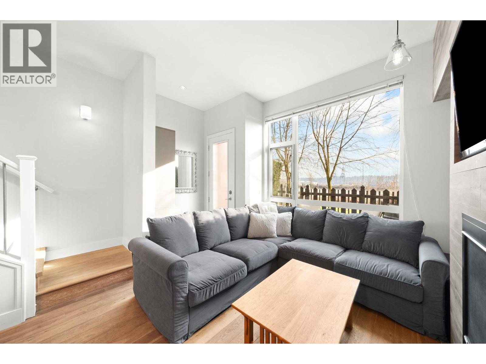 28 230 SALTER STREET, New Westminster