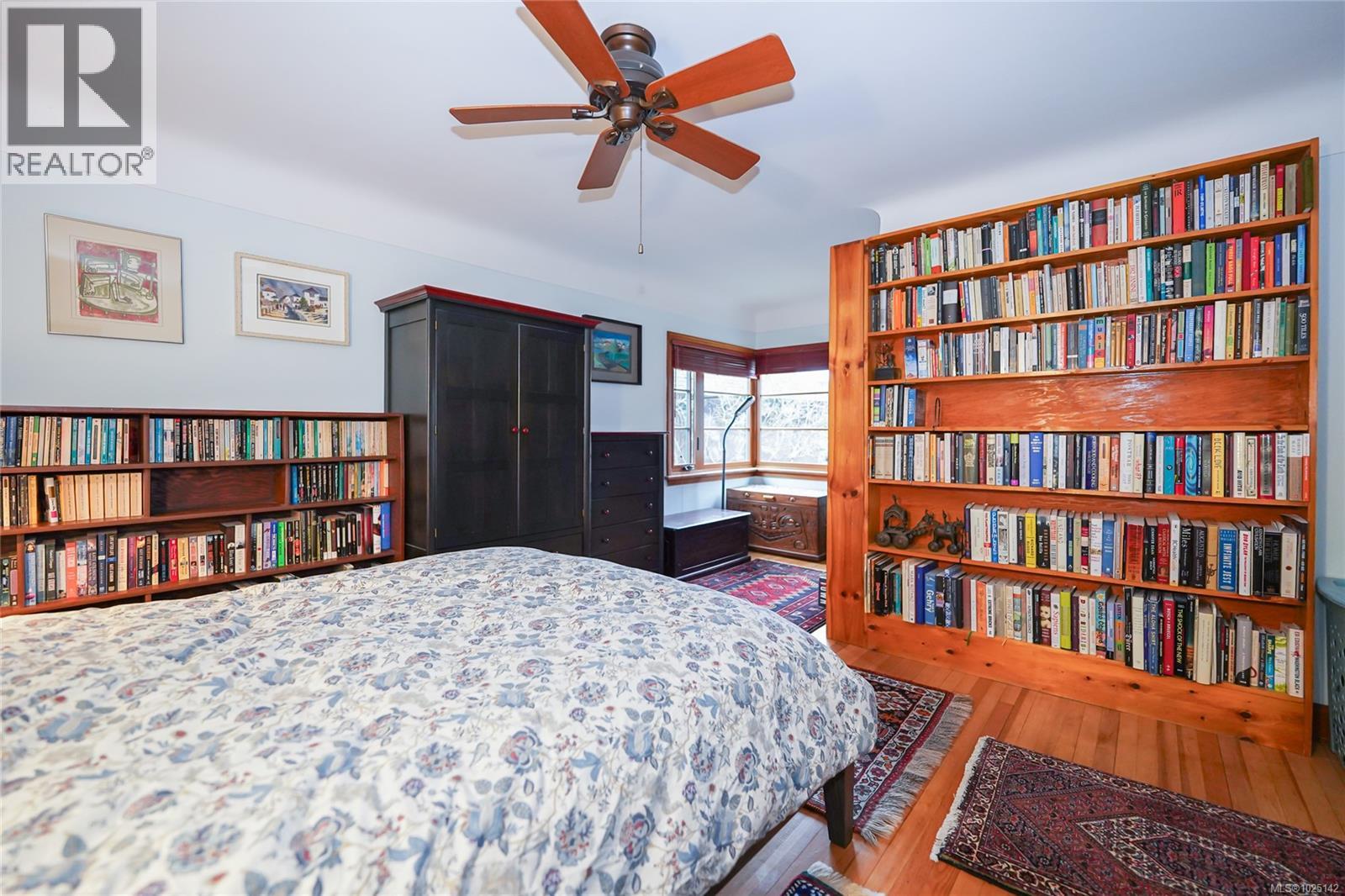  1166 Burdett Avenue, Victoria