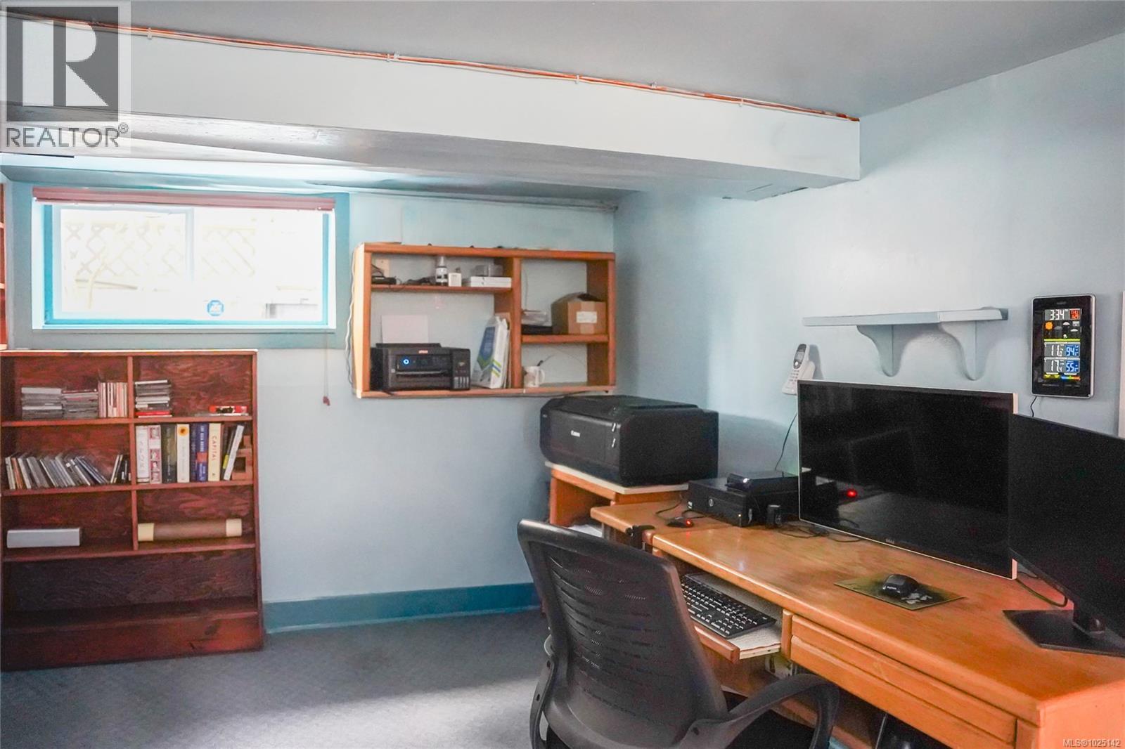  1166 Burdett Avenue, Victoria