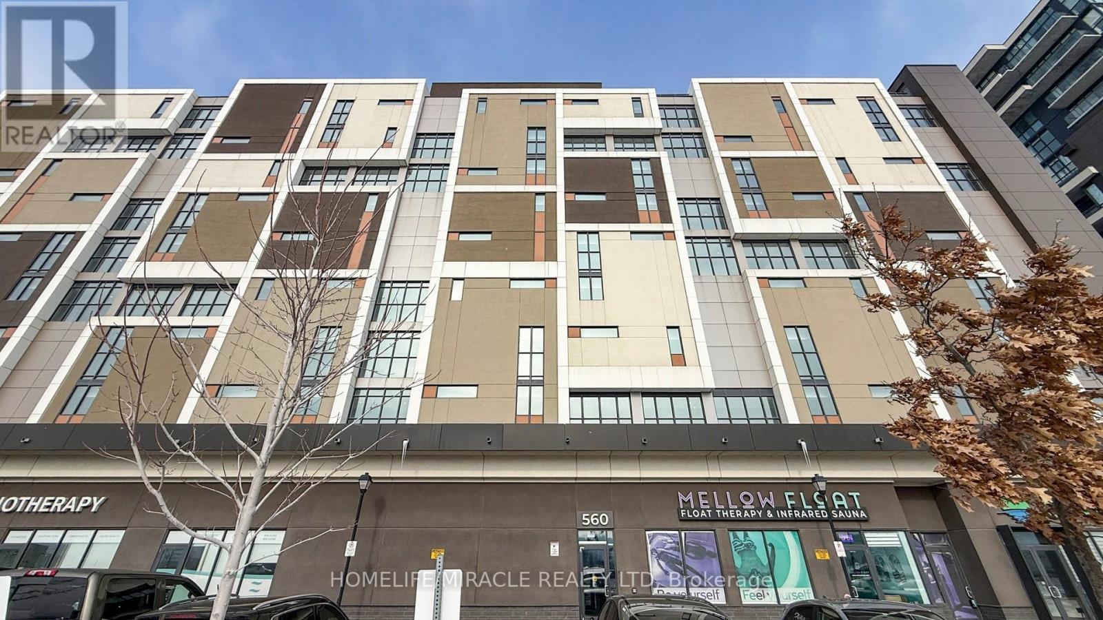 560 North service Unit 607 photo 4