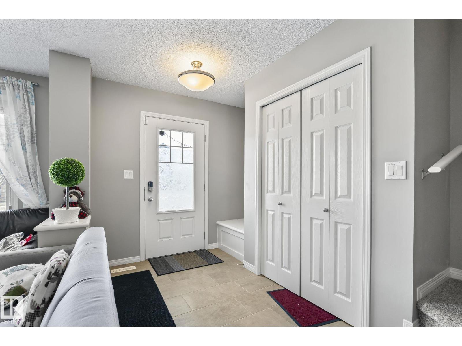 3221 CHERRY CRES SW SW - 4