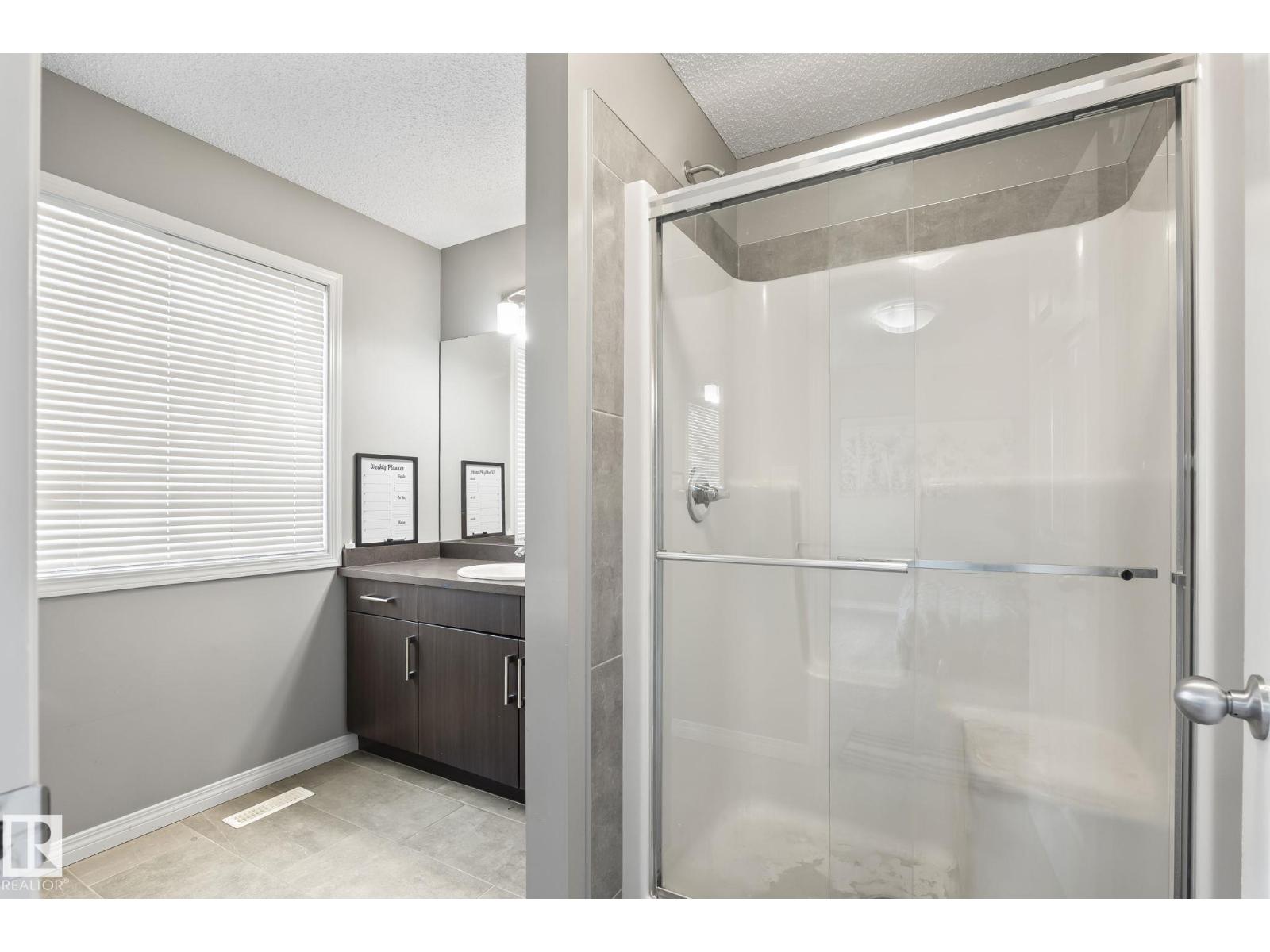 3221 CHERRY CRES SW SW - 16