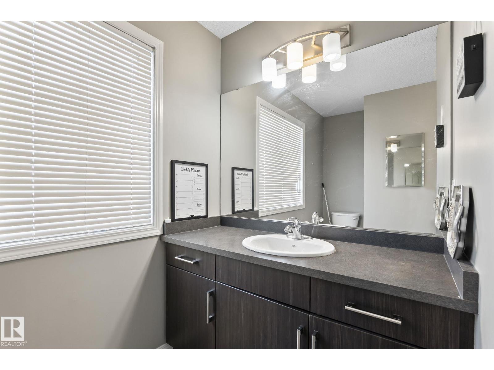 3221 CHERRY CRES SW SW - 17