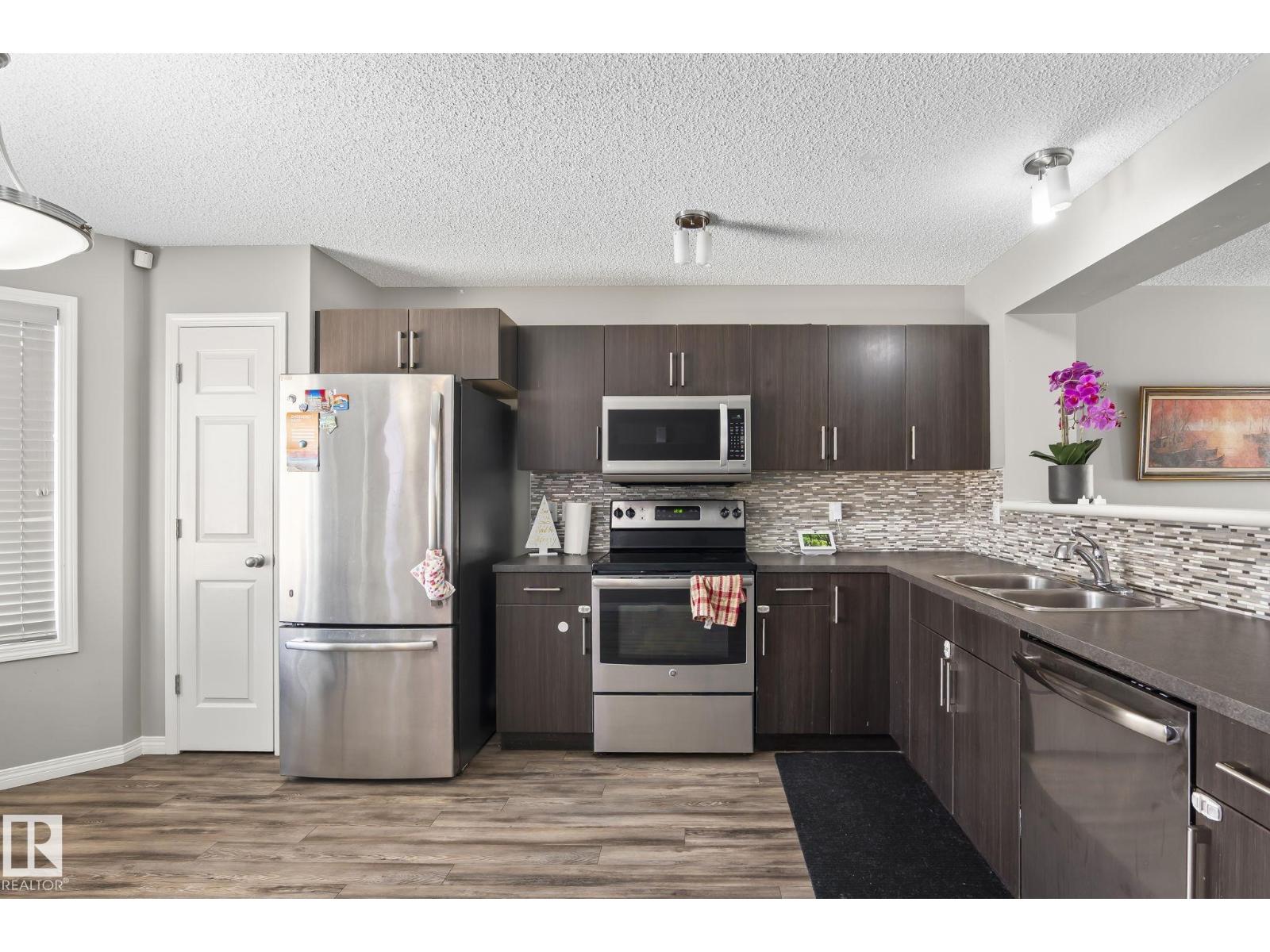 3221 CHERRY CRES SW SW - 11