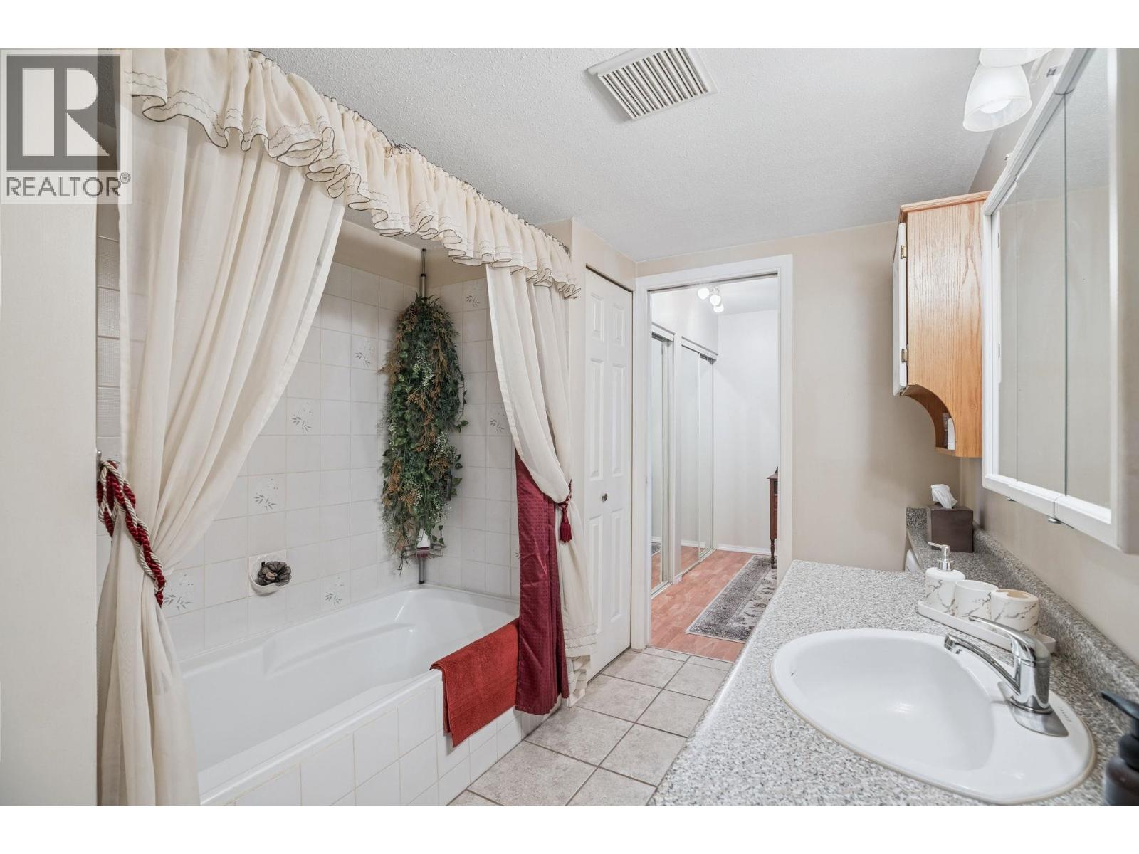 402 11726 225 STREET, Maple Ridge