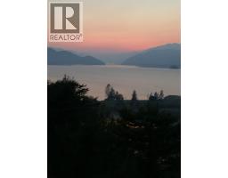 700 Ocean Crest Drive, Furry Creek, BC V8B1A3 Photo 23