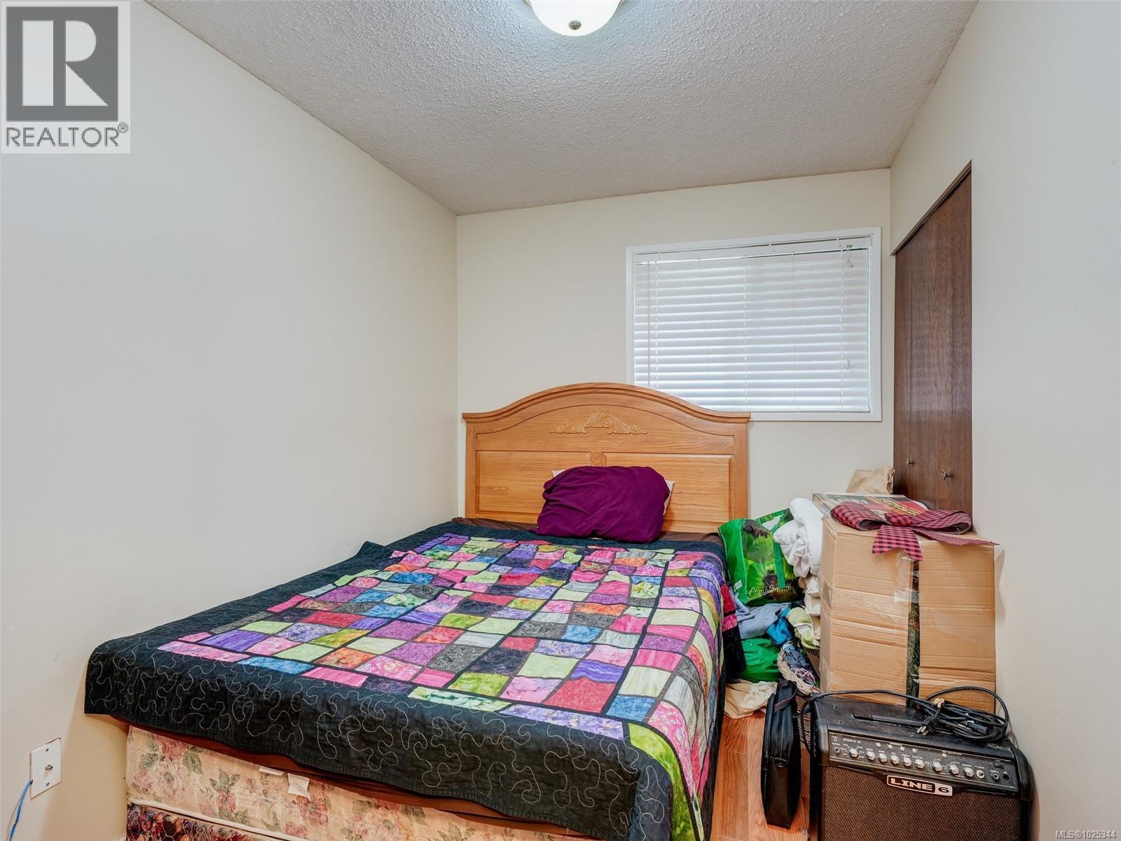  1544 Granada Crescent, Saanich