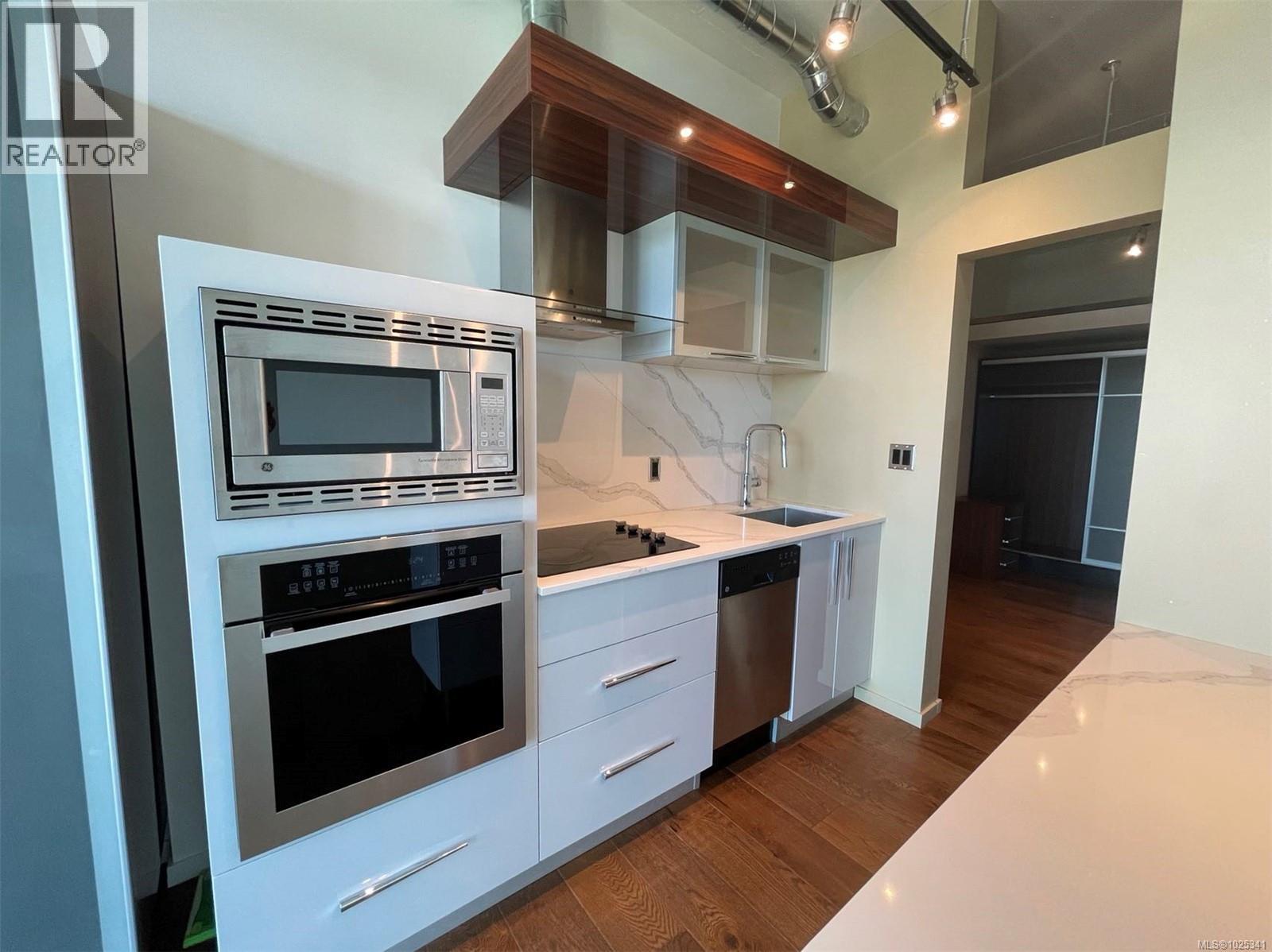 818 1029 View Street, Victoria