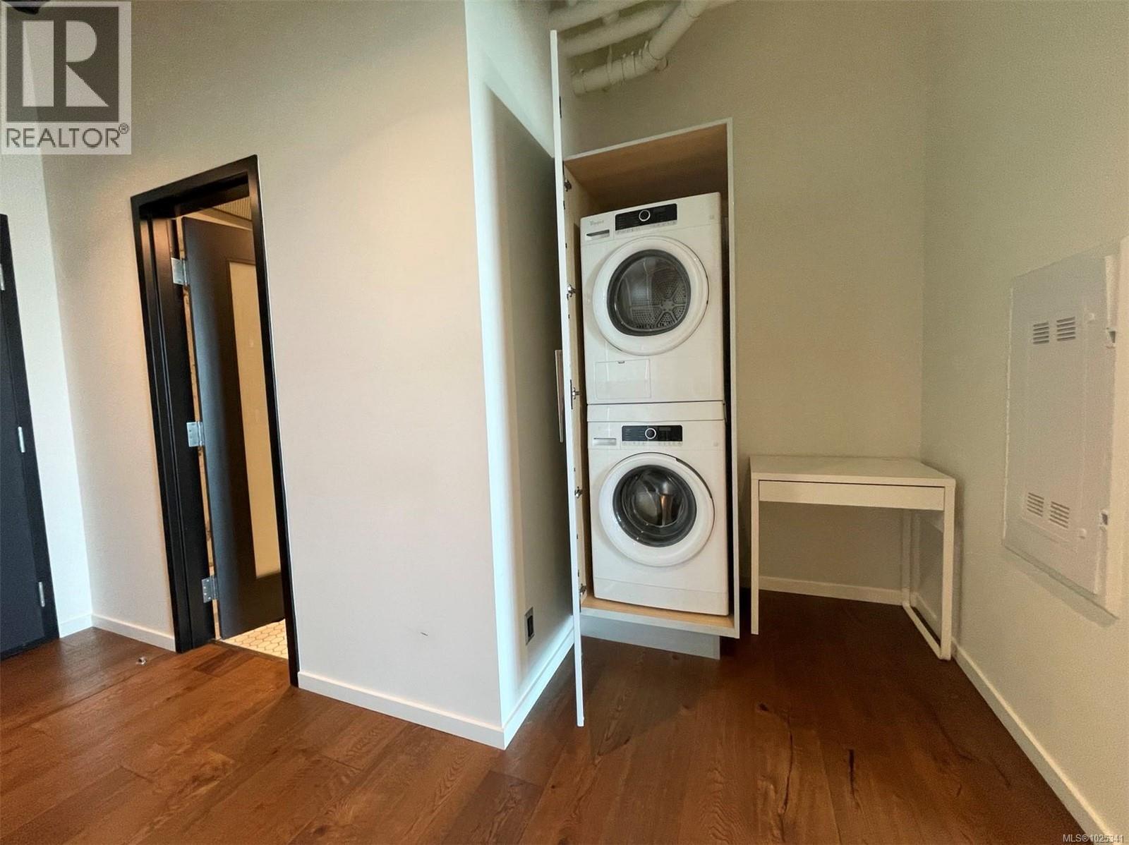 818 1029 View Street, Victoria