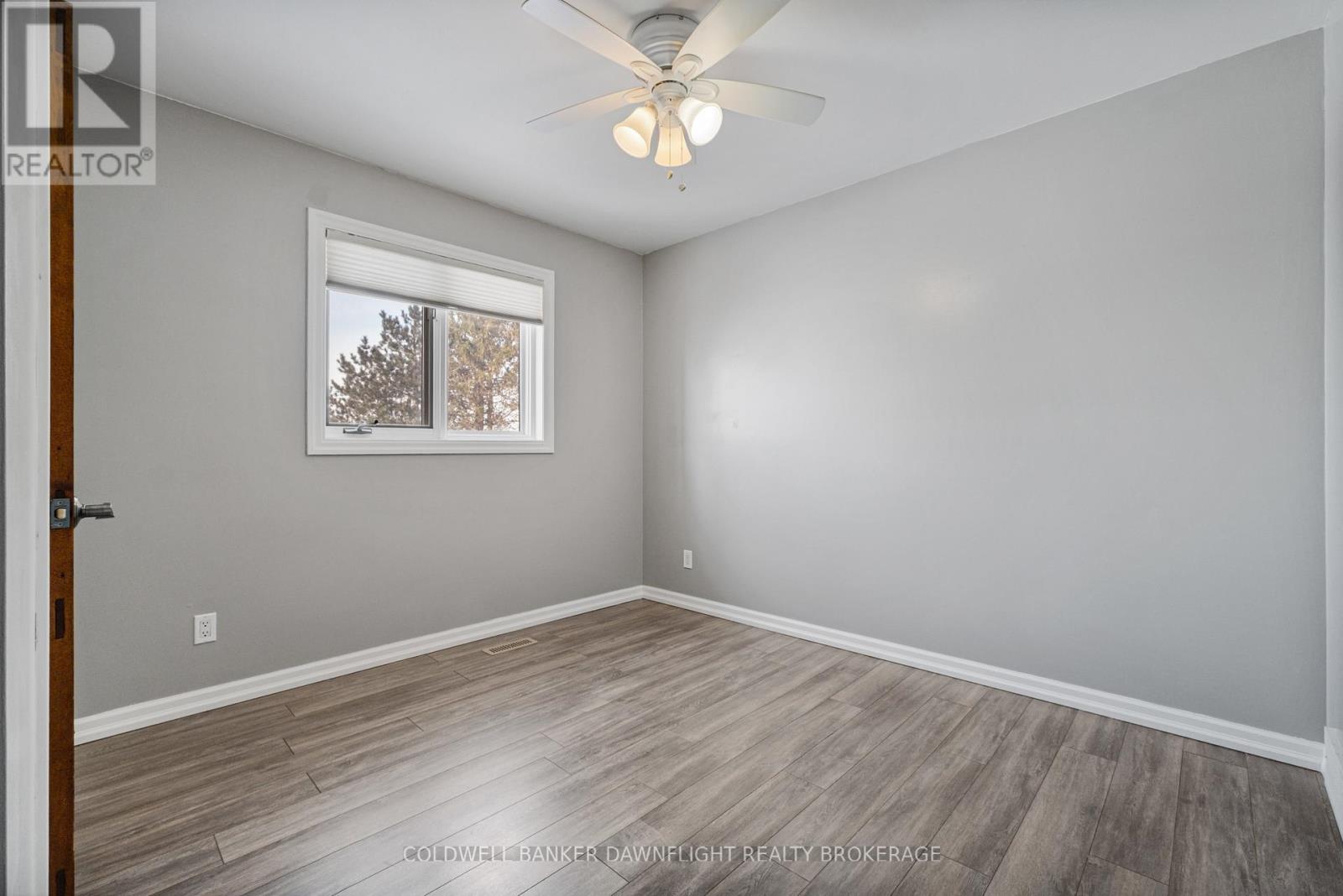 70129 EVERGREEN LINE Property Photo