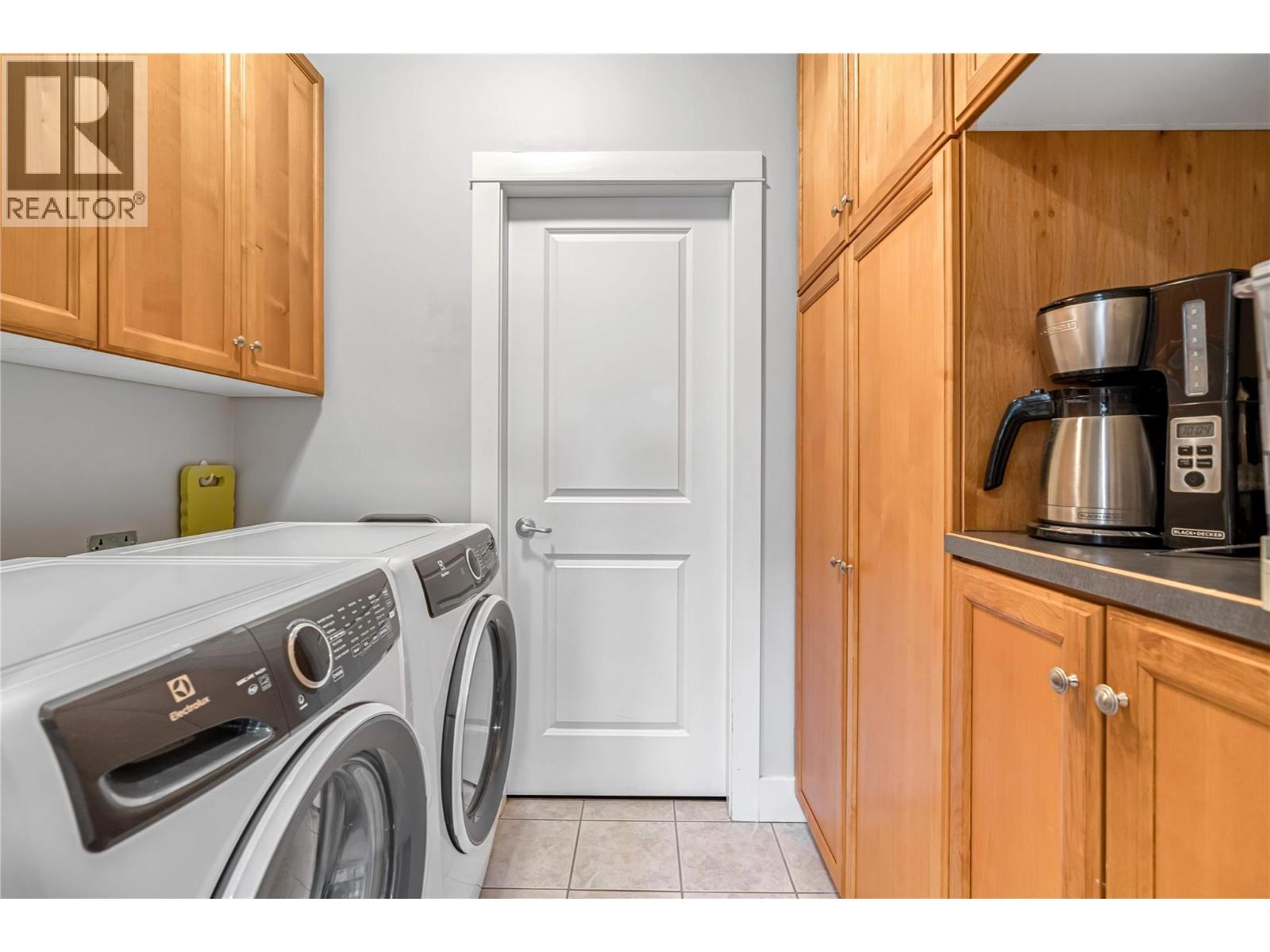 420 Niblick Court, Vernon