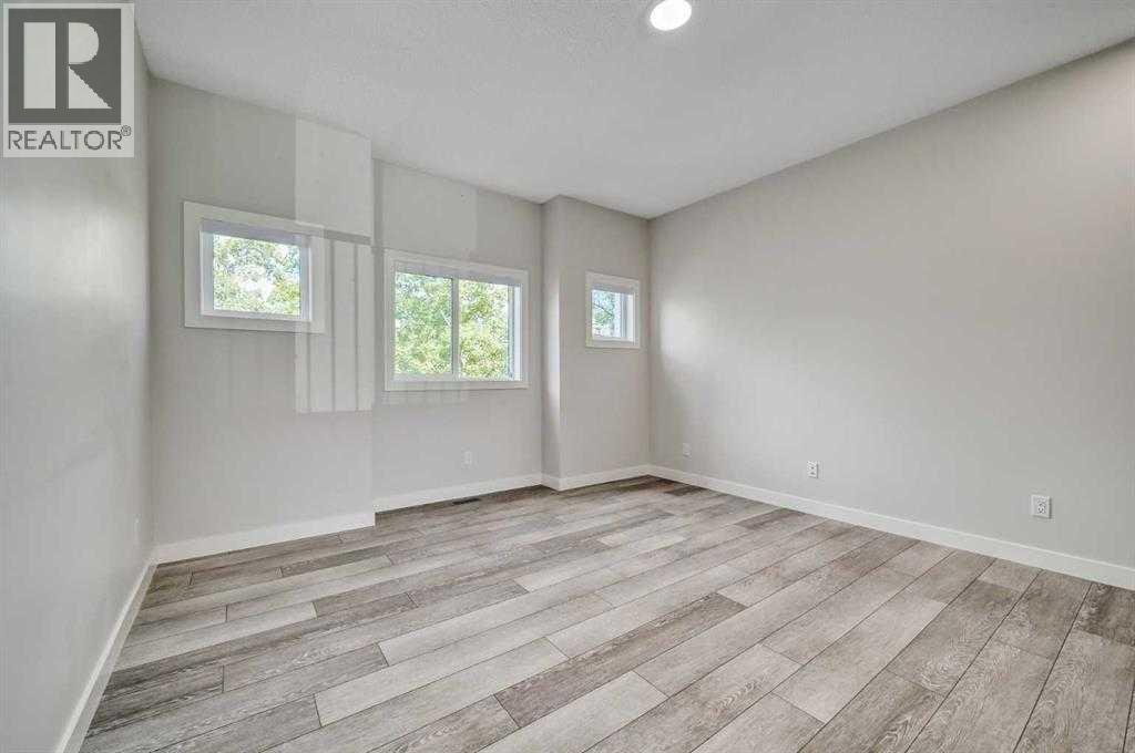 Single Family House for Sale in  Tuscany Summit Square NW Tuscany Calgary 